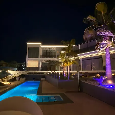 De Lujo- Piscina-gym-sauna Y Jacuzzy *